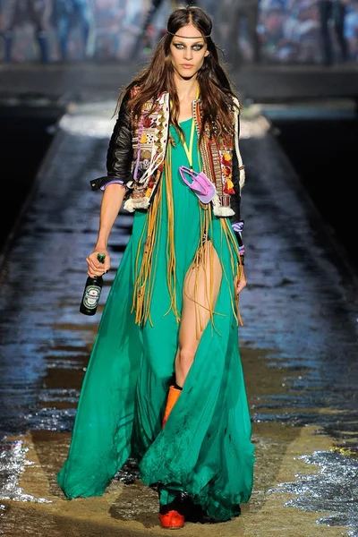 Look 27